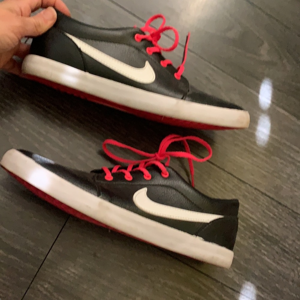 Nike women’s 7 preowned - Picture 3 of 9